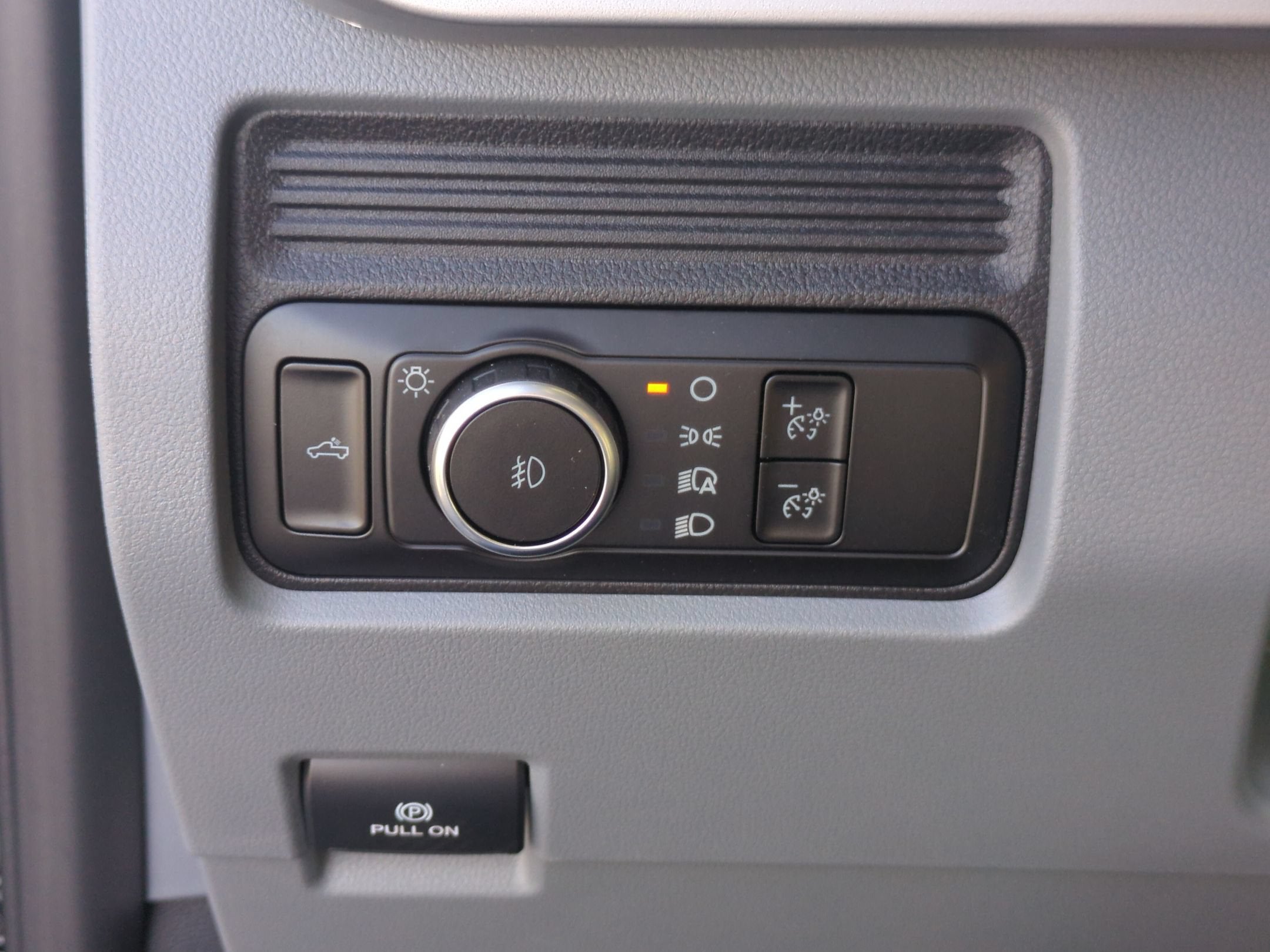 2027 Ford Super Duty F-250 SRW XL