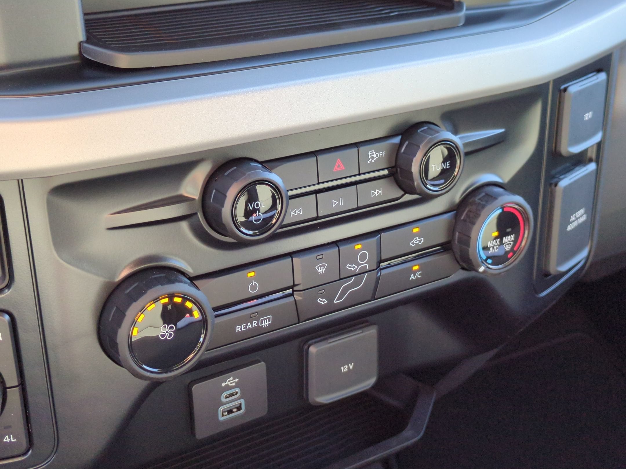 2027 Ford Super Duty F-250 SRW XL