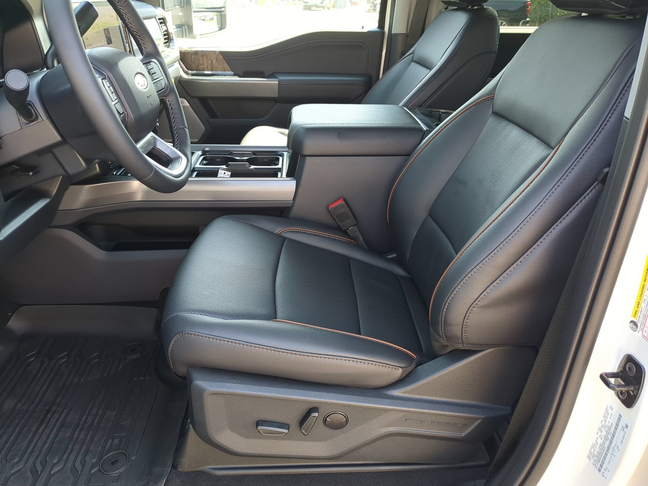 2026 Ford Super Duty F-350 SRW LARIAT