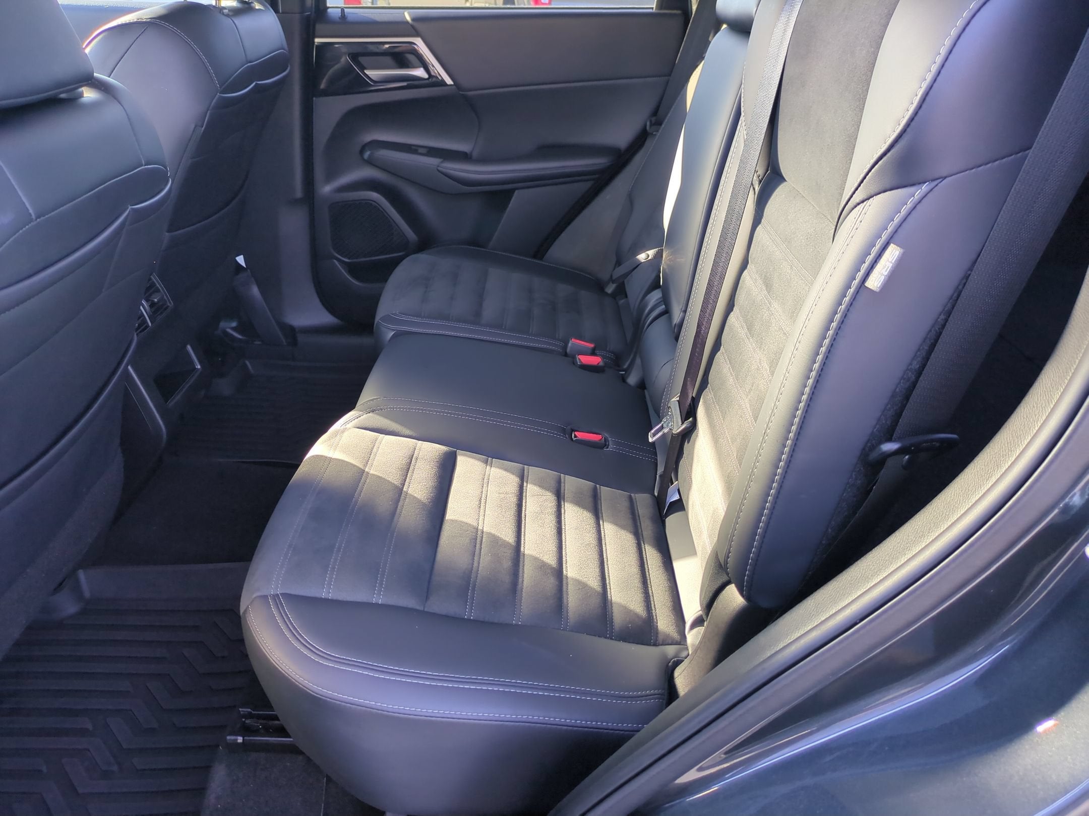 2024 Mitsubishi Outlander SE Black Edition