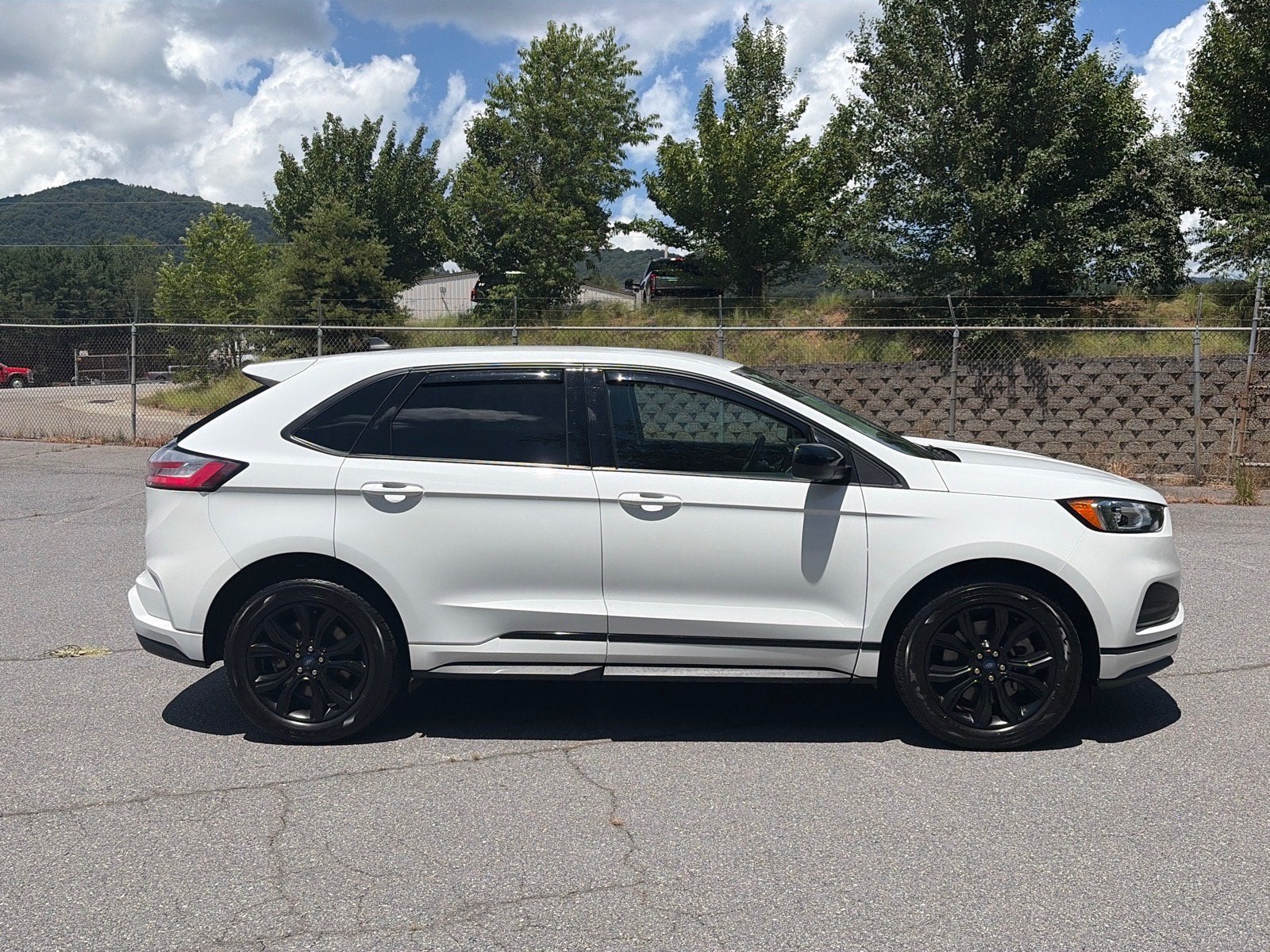 2023 Ford Edge SE