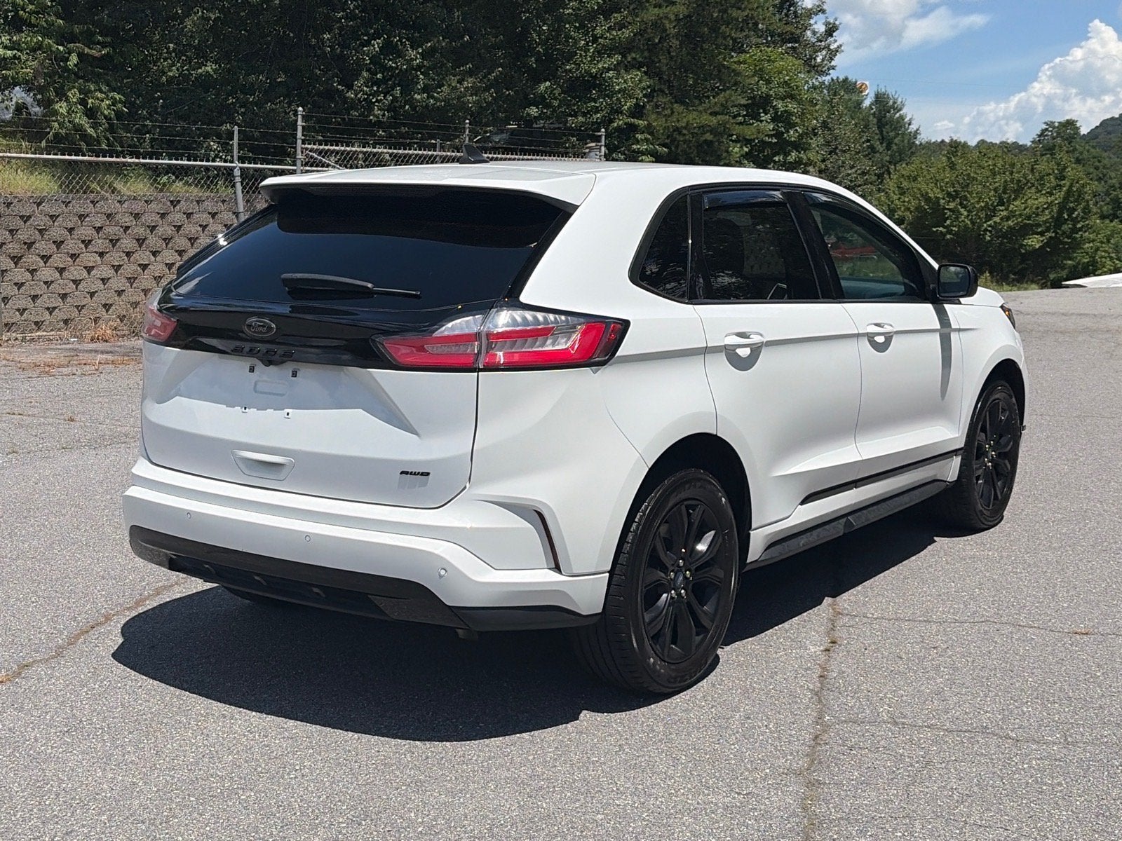 2023 Ford Edge SE